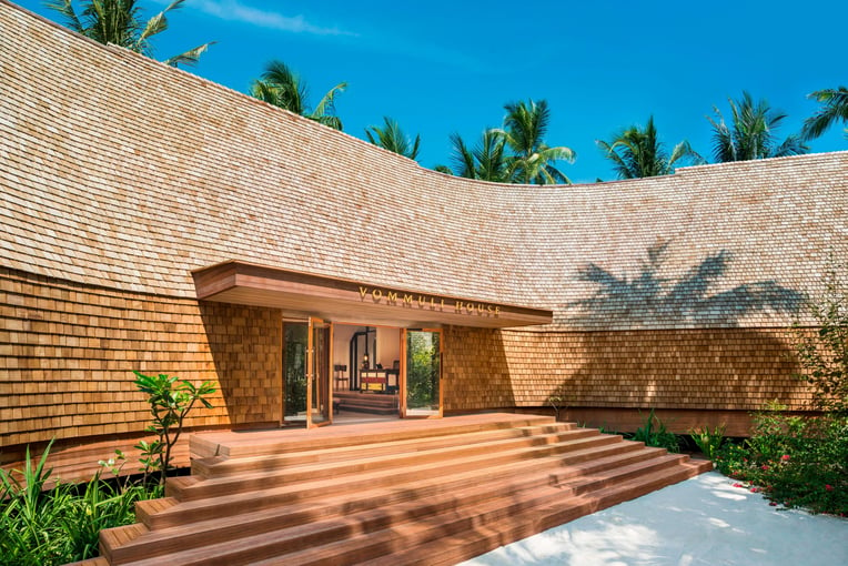The St. Regis Maldives Vommuli Resort mlexr-entrance-2706-hor-clsc