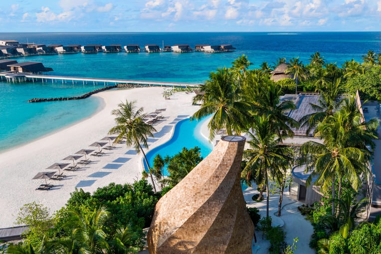 The St. Regis Maldives Vommuli Resort mlexr-library-2697-hor-clsc