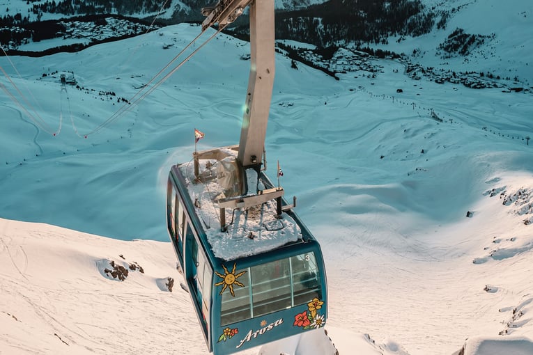 Tschuggen Grand Hotel Arosa MoMo_PLAY_TGH_VHA_Sonnenaufgang_Ski