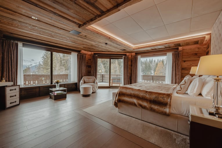Ultima Crans-Montana, Švýcarsko – Crans-Montana | Exclusive Tours ultima_crans_montana_chalet_bedroom_image-slider-3