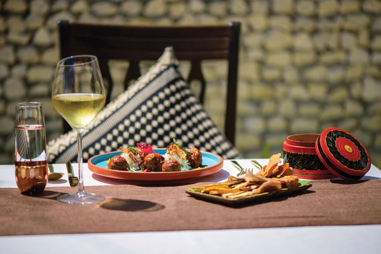 VARU by Atmosphere VARU-BY-ATMOSPHERE-OUTLETS-AND-DINING-KAAGE-TABLE-SET-UP-03