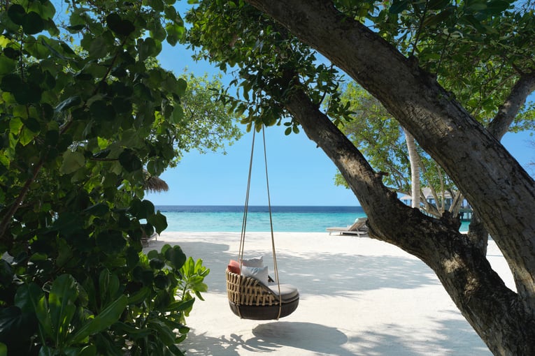 Vakkaru Maldives Resort Beach Swing