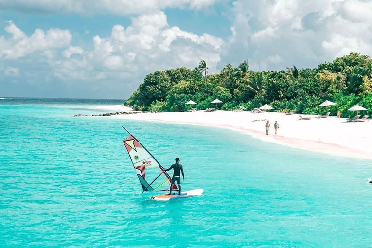 Vakkaru Maldives Resort Wind Surfing