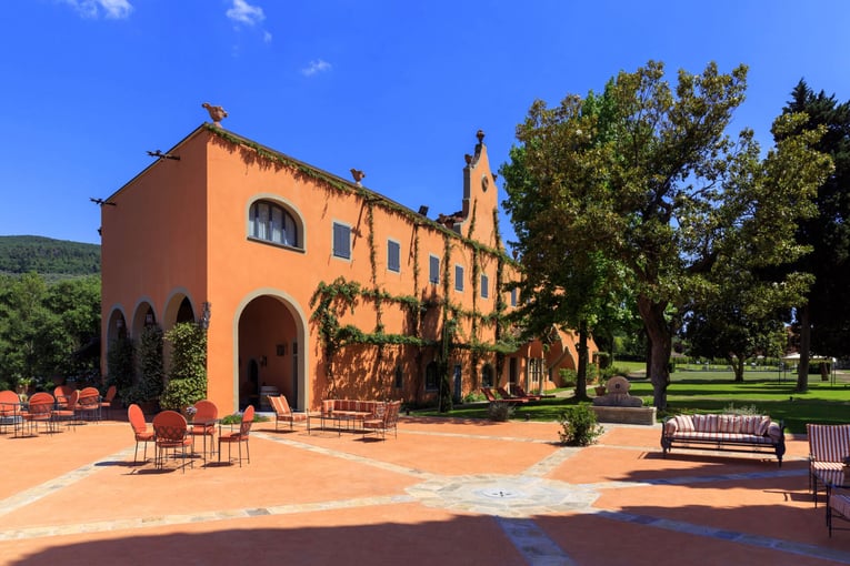 Villa la Massa Mill-and-the-terrace-on-the-Arno-River-1920x1280