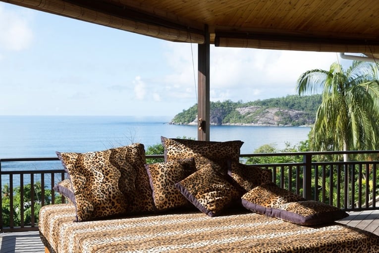 Villas Palm Royal 1117-im-queen-900x900-galery-151214-untitled-190