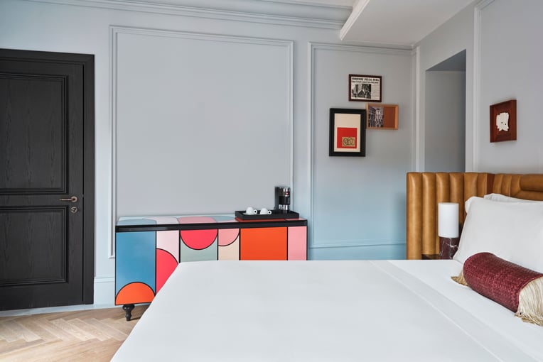 W Rome wh-romwv-cool-corner-room37311-82777_Classic-Hor