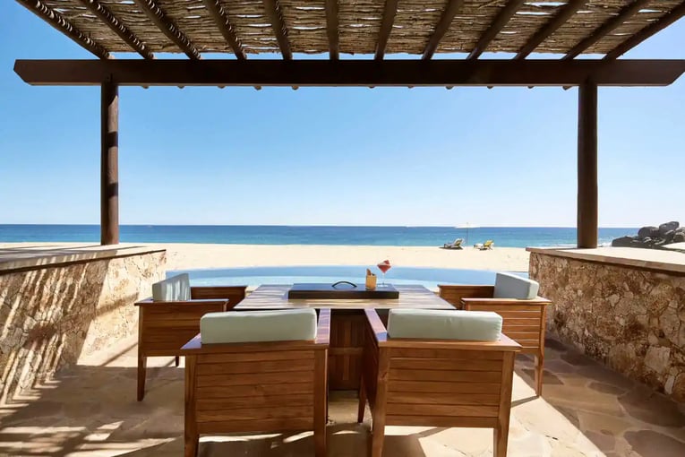 Waldorf Astoria Los Cabos Pedregal, Mexiko – Los Cabos | Exclusive Tours Two-Bedroom-Beeach-Front-Suite-terrace-plunge-pool-and-beach-The-Resort-at-Pedregal-e1635447430597 2