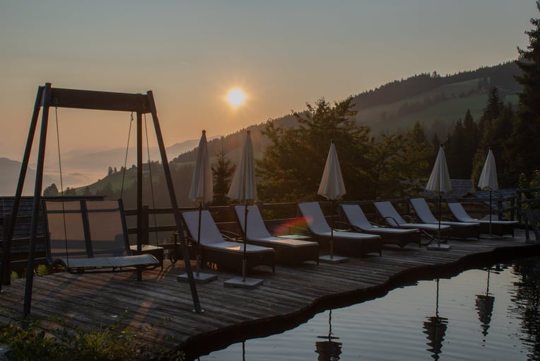 Wellnesshotel Höflehner naturbad-sonnenaufgang_reference