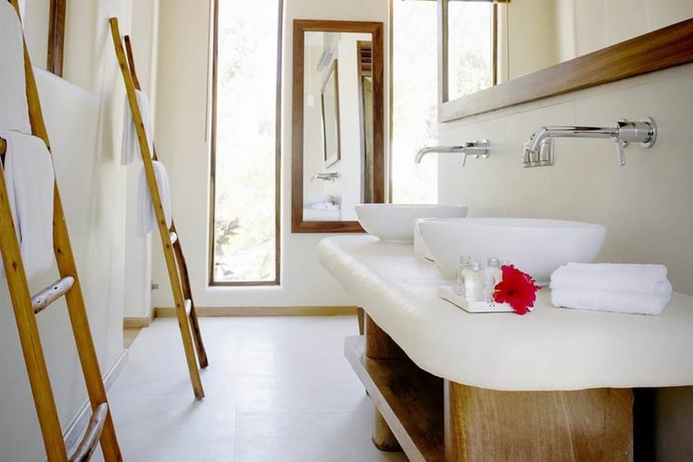 White Sand Luxury Villas and Spa 3.Bathroom_sinks_1