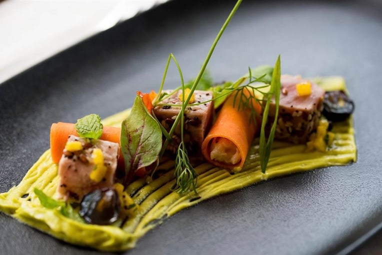 White Sand Luxury Villas and Spa _FandC_tuna_tataki_2