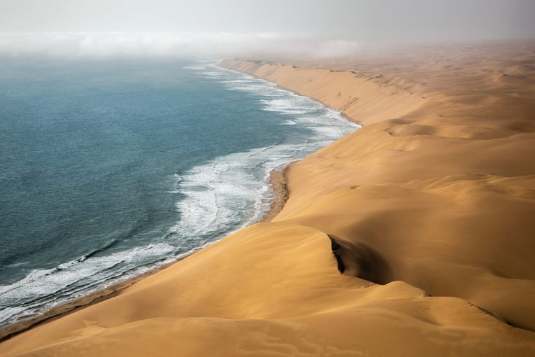 Zannier Hotels Sonop, Namibie – Namib Desert | Exclusive Tours Sossusvlei-Helicopter-Excursion-12-©-by-Namibia-Helicopter-Service-for-Zannier-Hotels-scaled