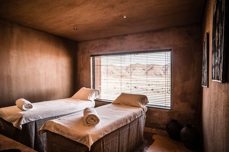 Zannier Hotels Sonop, Namibie – Namib Desert | Exclusive Tours Zannier-Hotels-Sonop-Spa-4-@tibodhermy-for-Zannier-Hotels-scaled