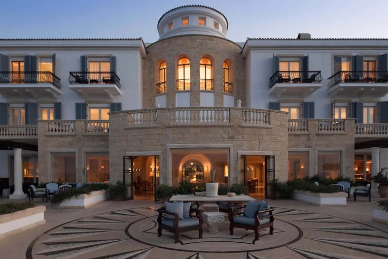 _ANASSA Anassa-hotel-amorosa-terrace-1800x1190