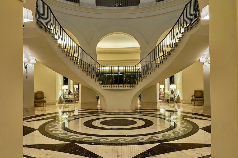 _ANASSA Anassa-hotel-stairs-1-1800x1200