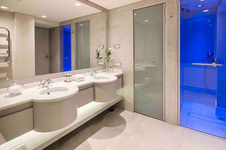 classic room - bathroom