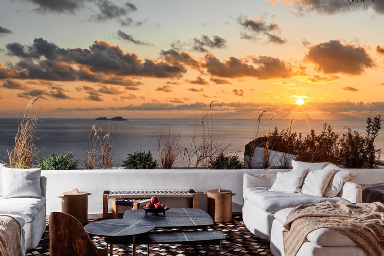 jpeg-optimizer_Myconian Panoptis Escape 3-bedroom Villa_2