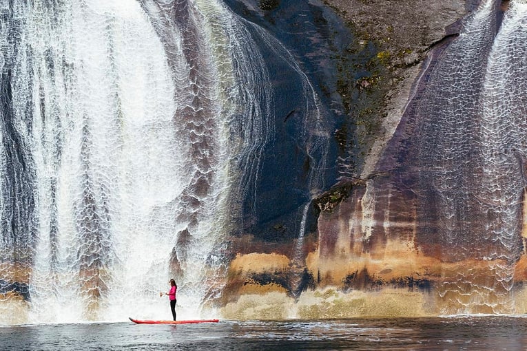 nimmo bay nimmo-adventure-sup-waterfall-2