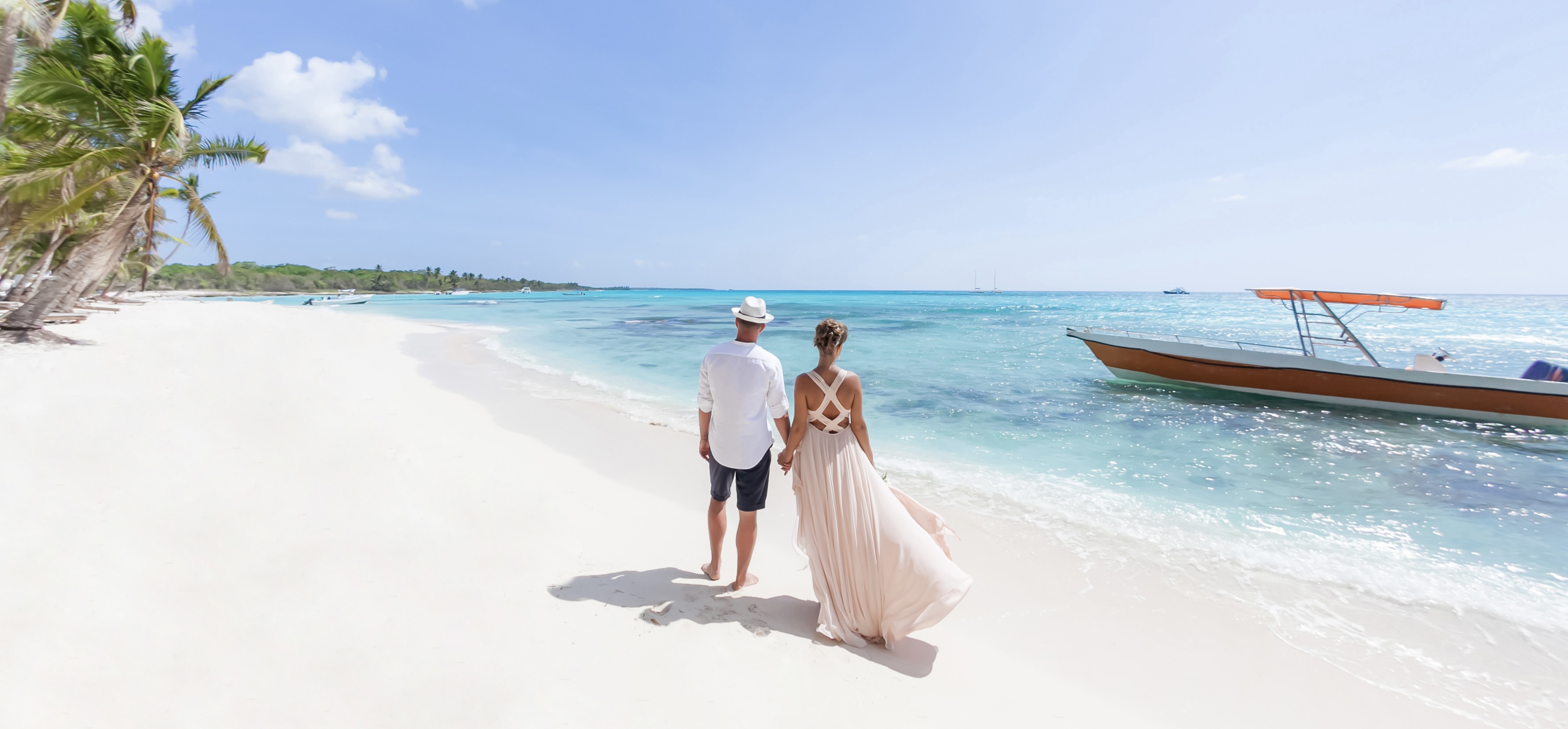 1450x674_Romantika a nakupování_shutterstock_1729383196 1450x674_Romantika a nakupování_shutterstock_1729383196
