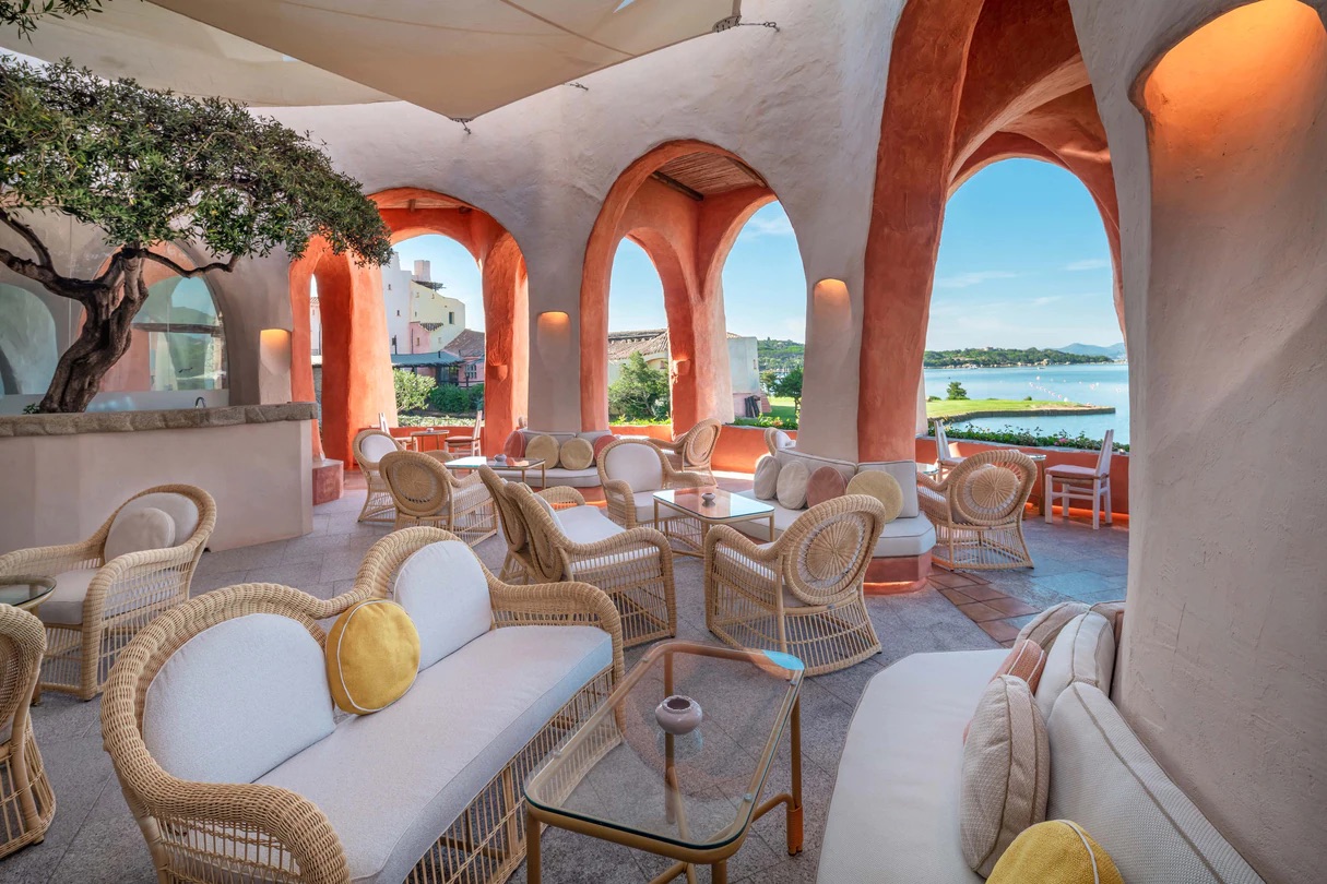 Cala Di Volpe, A Luxury Collection olblc-atrium-bar-3455-hor-clsc