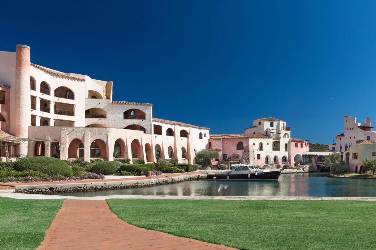Cala Di Volpe, A Luxury Collection olblc-exterior-0398-hor-clsc