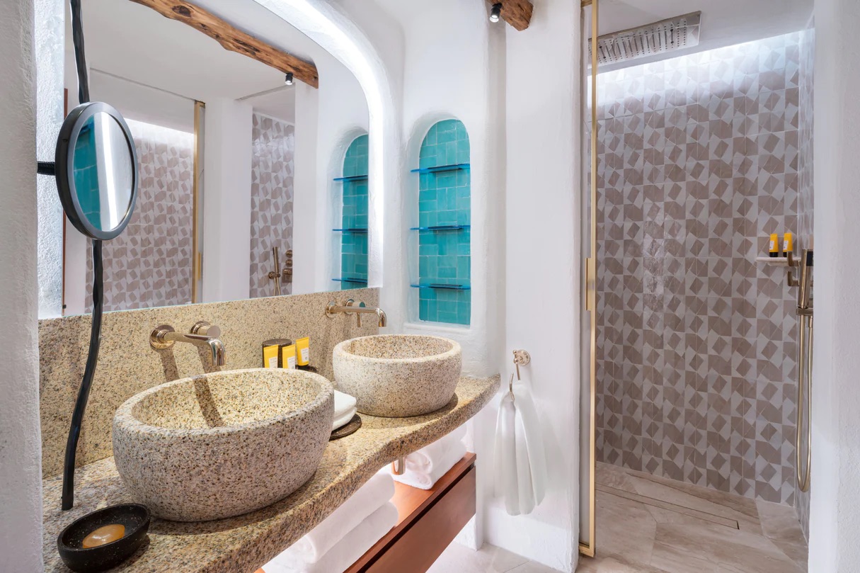 Cala Di Volpe, A Luxury Collection olblc-guest-bathroom-7436-hor-clsc