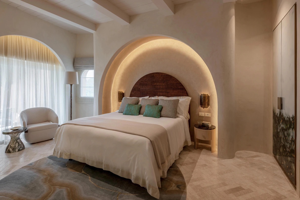 Cala Di Volpe, A Luxury Collection olblc-harrods-suite-bedroom-1914-hor-clsc