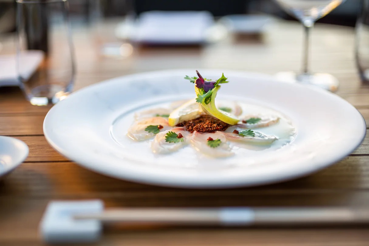 Cala Di Volpe, A Luxury Collection olblc-white-fish-tiradito-1096-hor-clsc