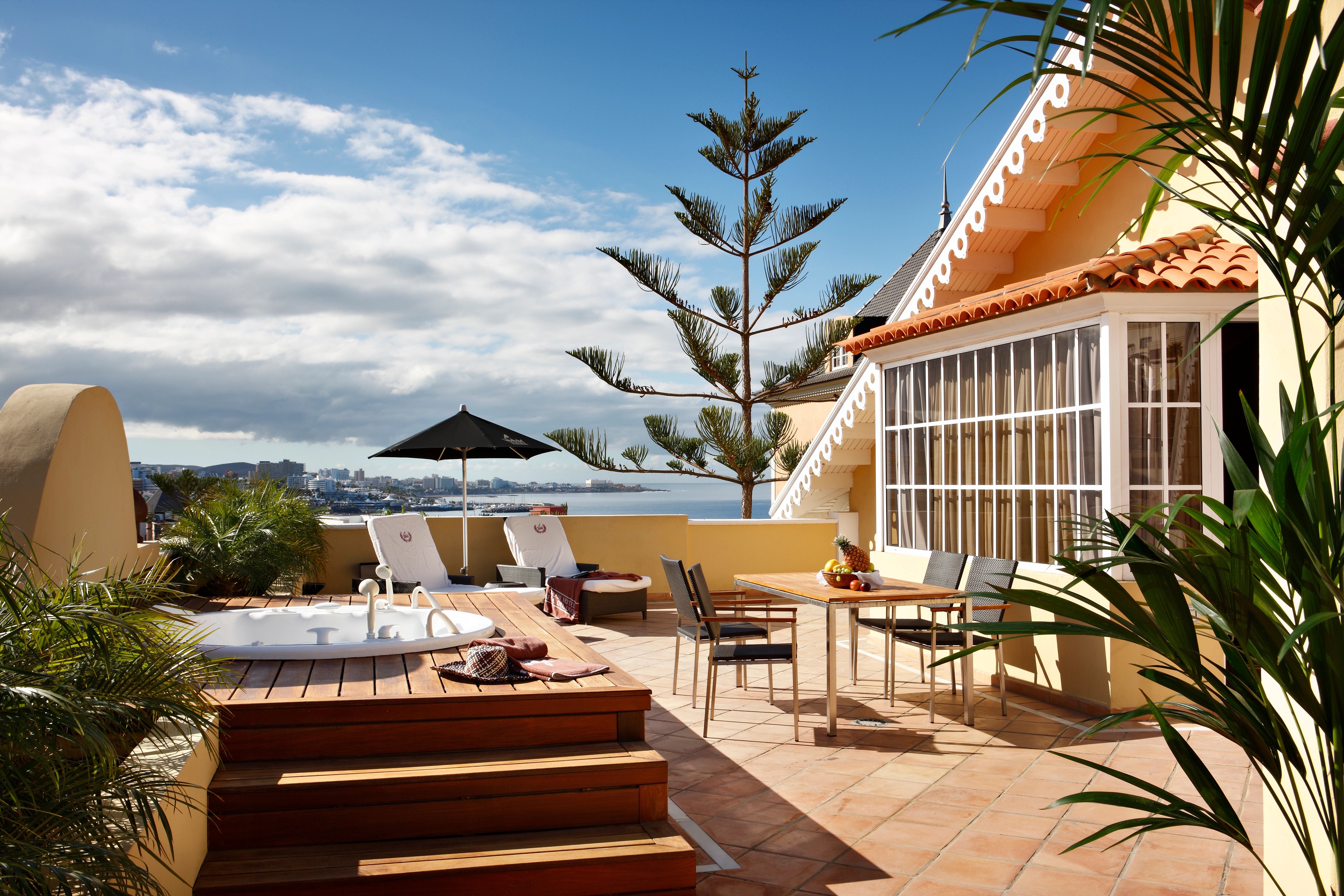 Gran Hotel Bahía del Duque hi2-14-bahia-del-duque-suite-terrace