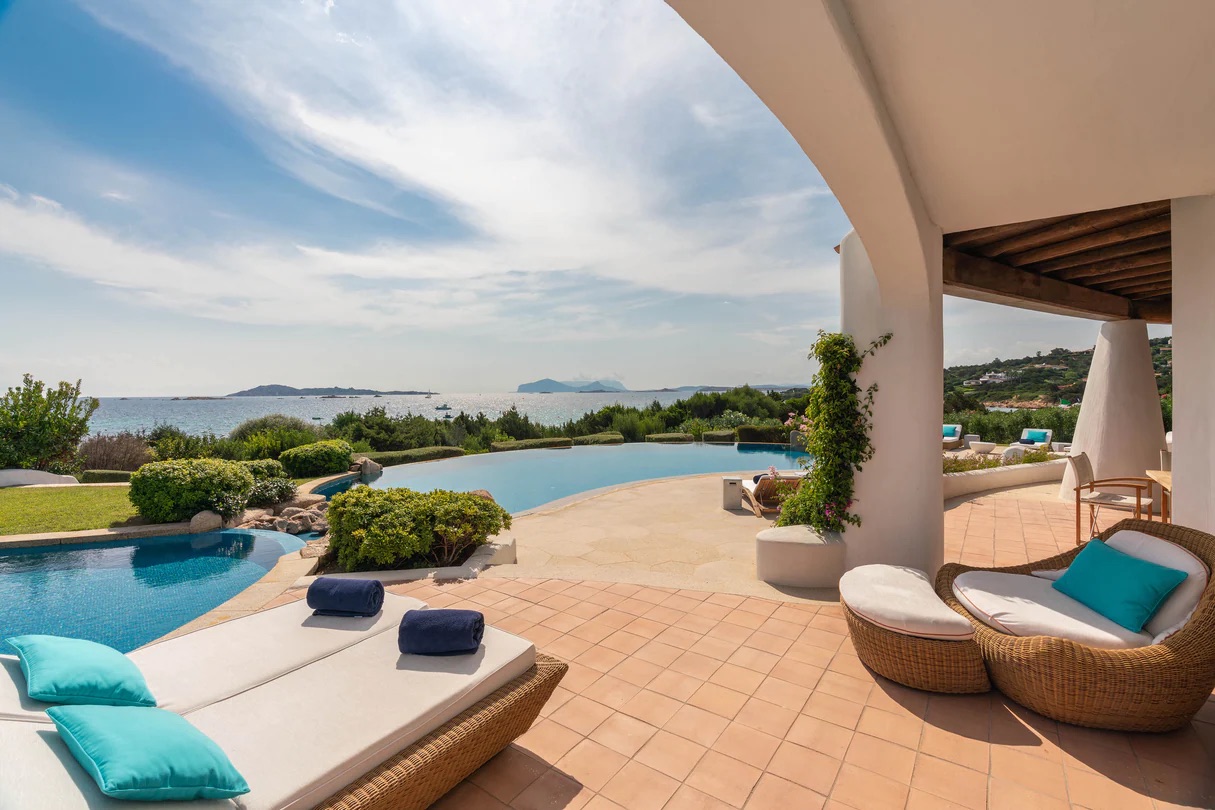 Romazzino, A Luxury Collection olbrl-smeraldaexterior-poolseaview-3749-hor-clsc-1