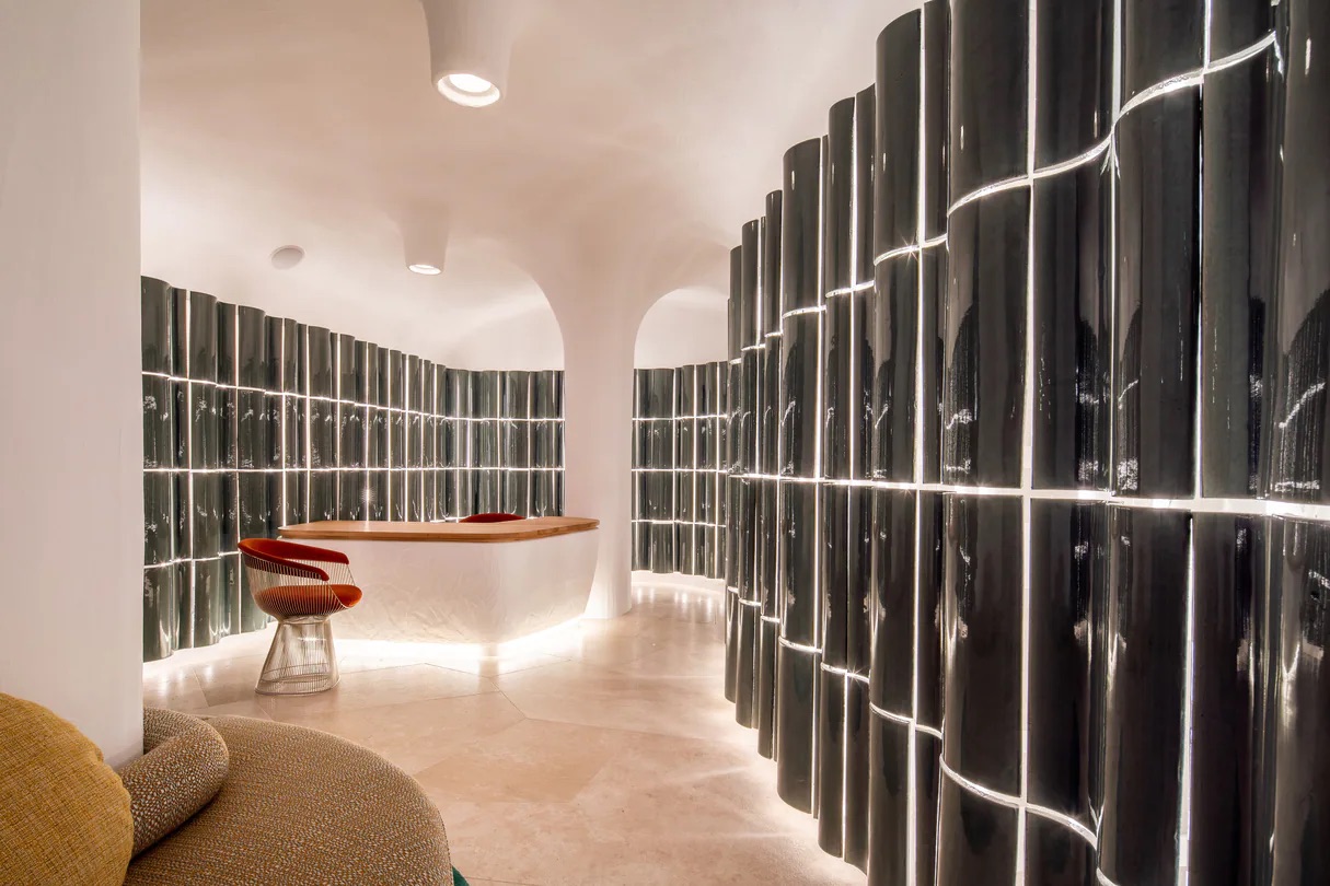 Romazzino, A Luxury Collection olbrl-spa-entrance-detail-3321-hor-clsc-1