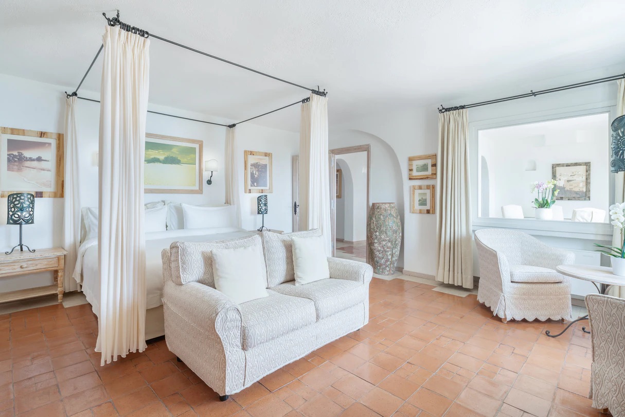 Romazzino, A Luxury Collection olbrl-suite-bedroom-3595-hor-clsc-1