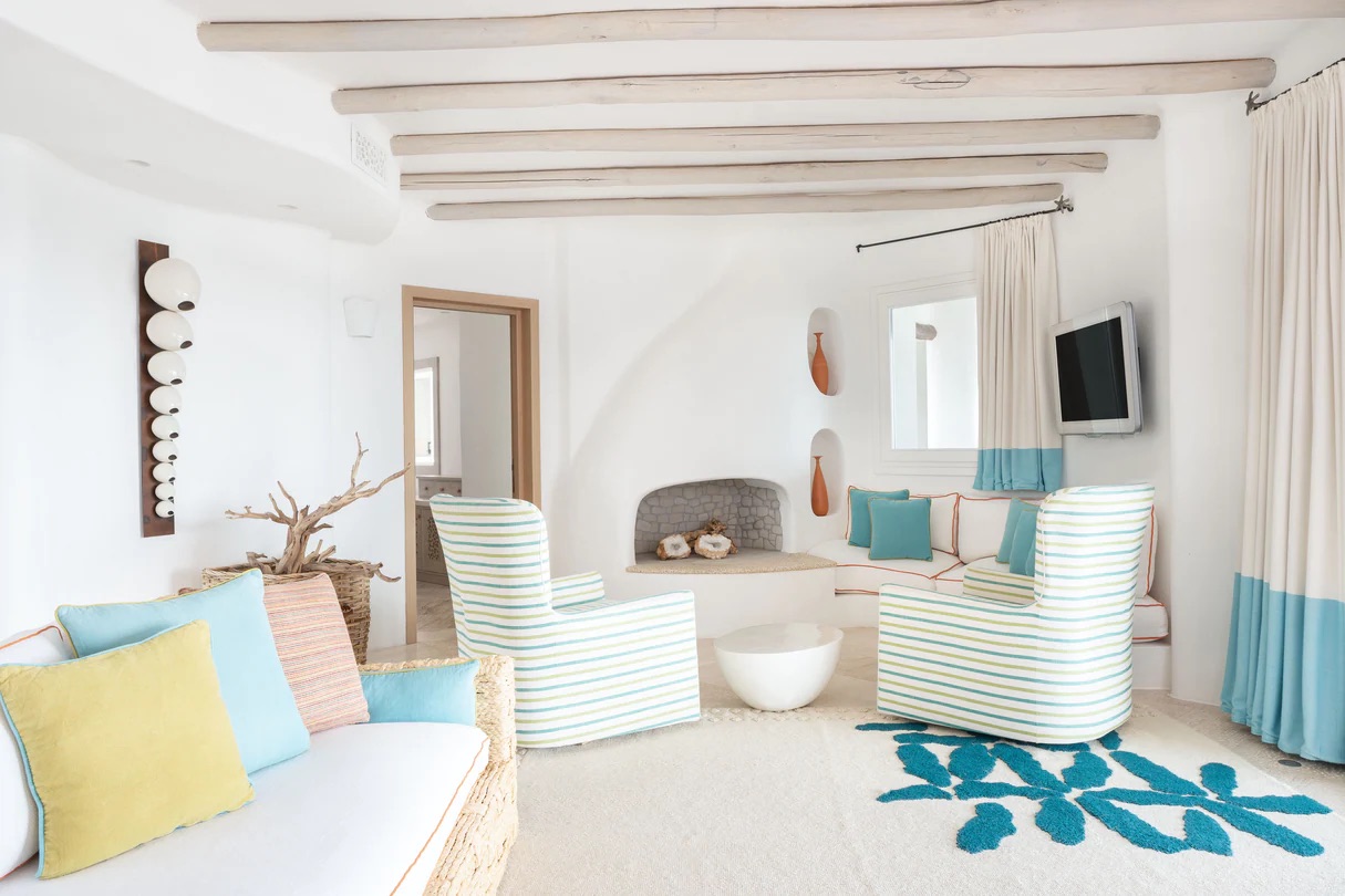 Romazzino, A Luxury Collection olbrl-villasmeralda-livingroom-3745-hor-clsc-1