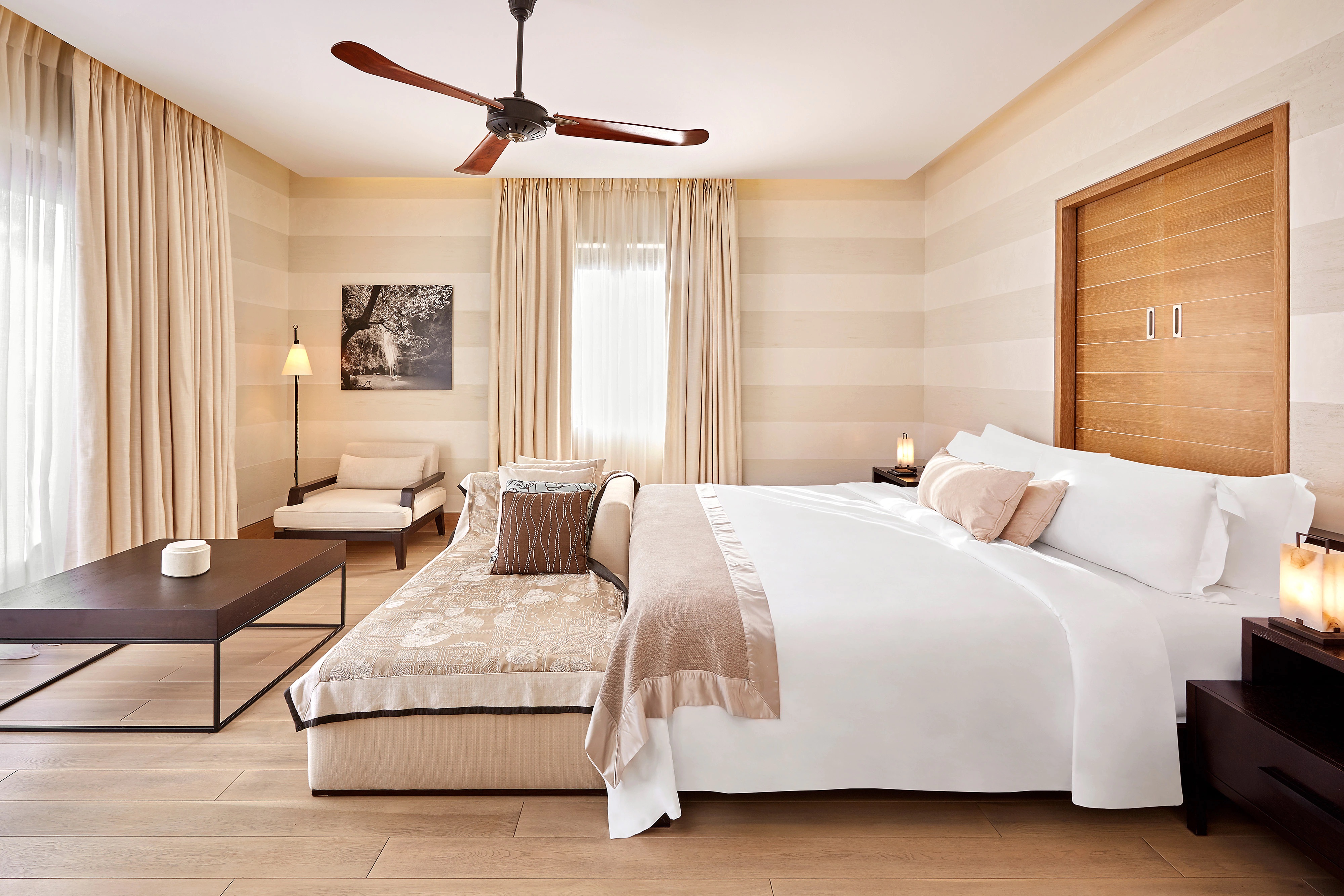 The Romanos klxlc-king-villa-koroni-3026-hor-clsc