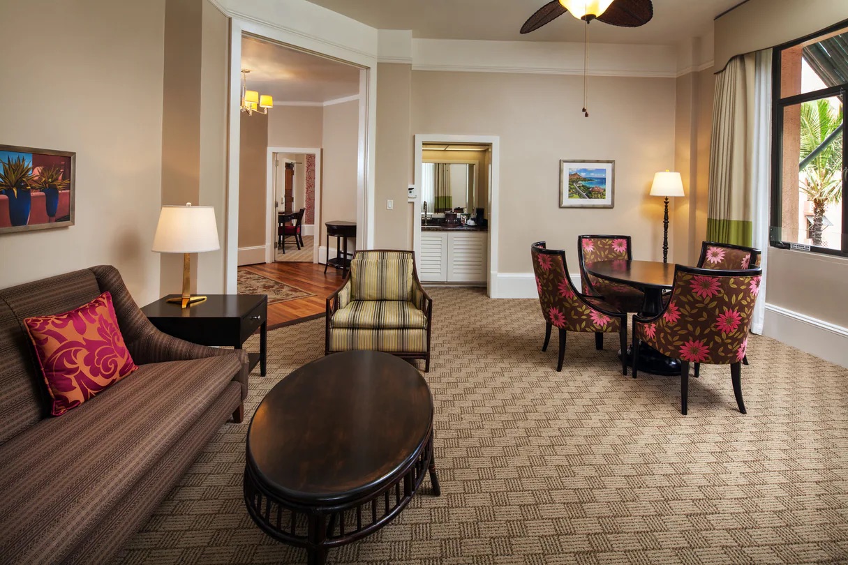 The Royal Hawaiian hnllc-historic-garden-suite-2954-hor-clsc